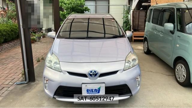 Toyota PRIUS 2014-08 8282325-9