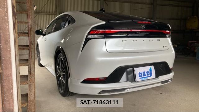 Toyota PRIUS 2023-08 8282358-13