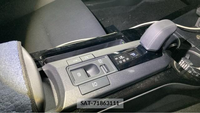 Toyota PRIUS 2023-08 8282358-14