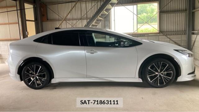 Toyota PRIUS 2023-08 8282358-3