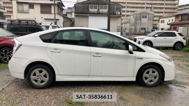 Toyota PRIUS 2009-10 8282370-10