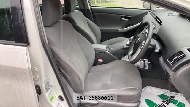 Toyota PRIUS 2009-10 8282370-5