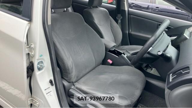 Toyota PRIUS 2009-06 8282396-5