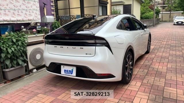 Toyota PRIUS 2025-04 8282488-12