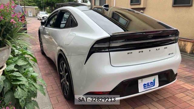 Toyota PRIUS 2025-04 8282488-13