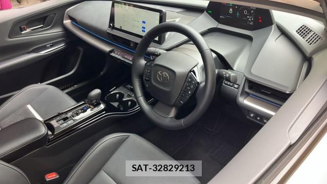 Toyota PRIUS 2025-04 8282488-16