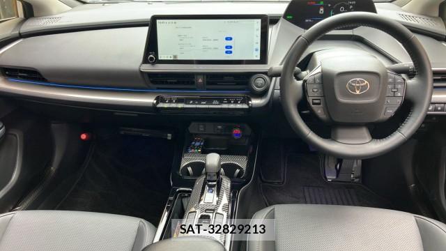 Toyota PRIUS 2025-04 8282488-2