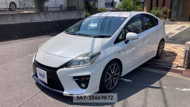 Toyota PRIUS 2012-07 8282506-11