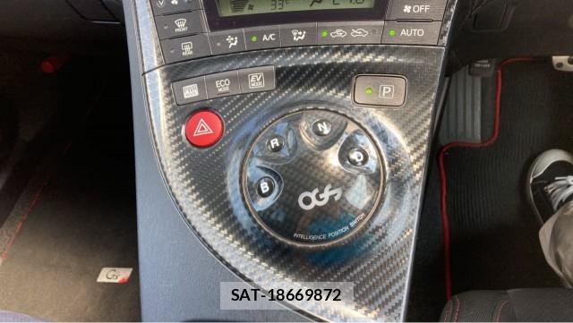 Toyota PRIUS 2012-07 8282506-14