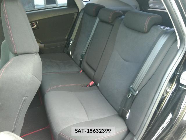 Toyota PRIUS 2013-11 8282585-13