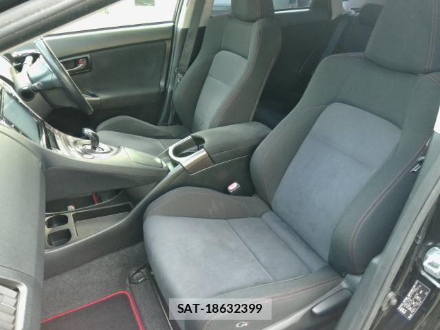 Toyota PRIUS 2013-11 8282585-14