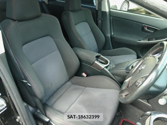 Toyota PRIUS 2013-11 8282585-15