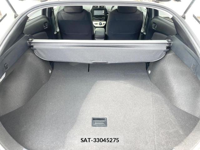 Toyota PRIUS 2016-05 8282710-10