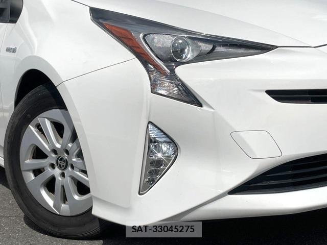 Toyota PRIUS 2016-05 8282710-11