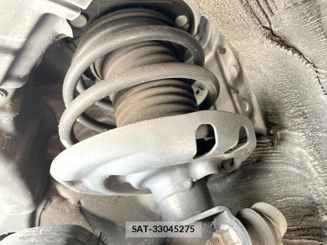 Toyota PRIUS 2016-05 8282710-19