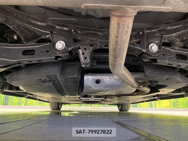 Toyota PRIUS 2023-12 8282849-18