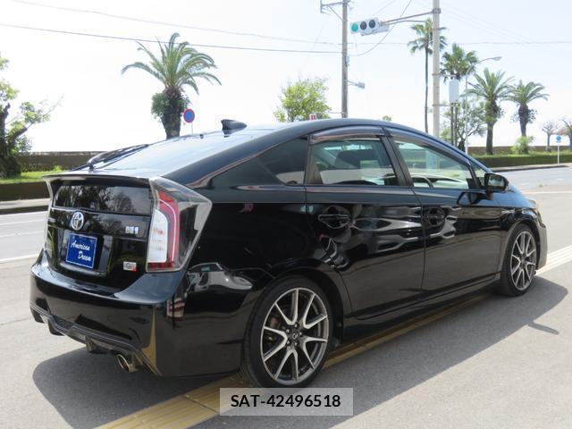 Toyota PRIUS 2012-07 8282999-13