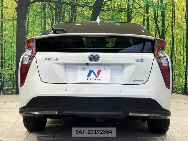 Toyota PRIUS 2016-01 8283188-14