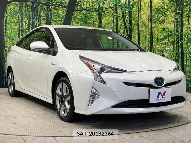 Toyota PRIUS 2016-01 8283188-15