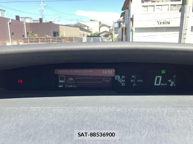 Toyota PRIUS 2013-06 8283210-10