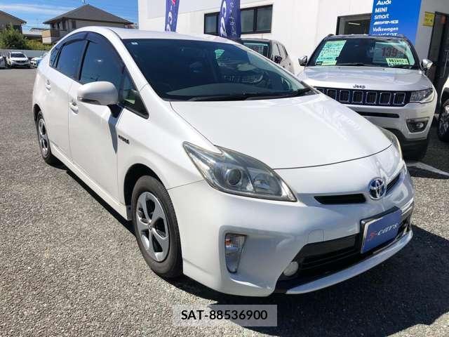 Toyota PRIUS 2013-06 8283210-2