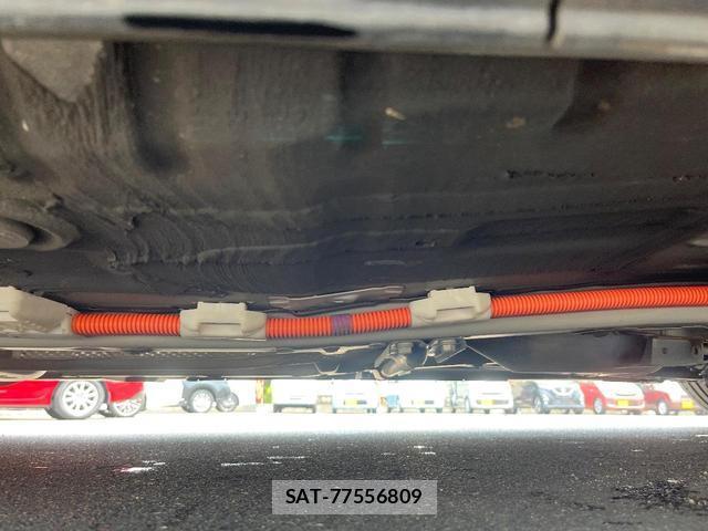 Toyota PRIUS 2014-09 8283216-18