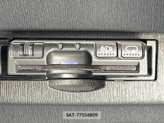 Toyota PRIUS 2014-09 8283216-6