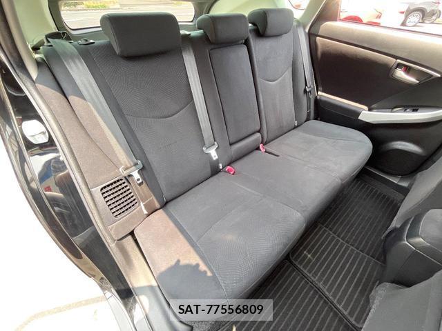 Toyota PRIUS 2014-09 8283216-8