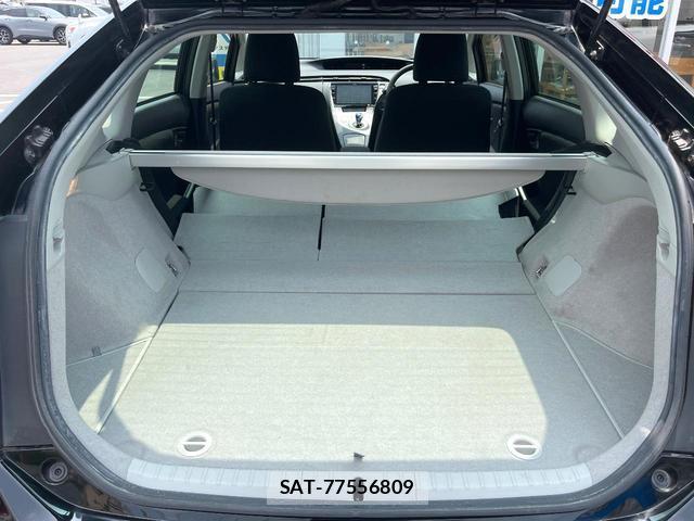 Toyota PRIUS 2014-09 8283216-9