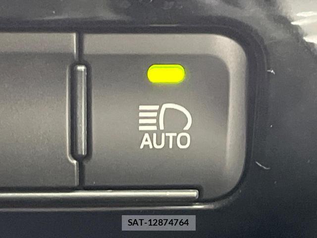 Toyota PRIUS 2022-09 8283277-6