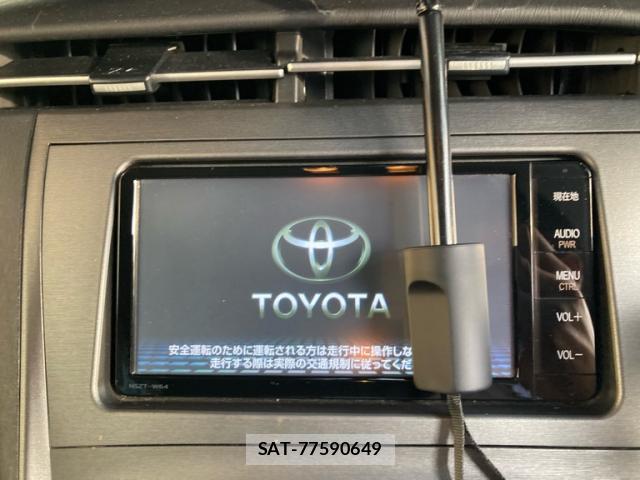 Toyota PRIUS 2015-11 8283296-18