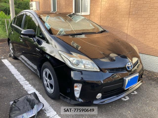 Toyota PRIUS 2015-11 8283296-2