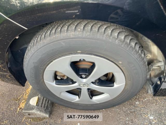 Toyota PRIUS 2015-11 8283296-3