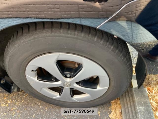 Toyota PRIUS 2015-11 8283296-4