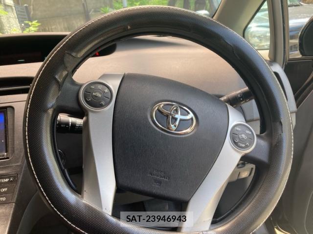 Toyota PRIUS 2010-05 8283340-15