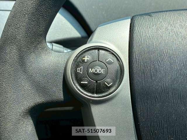 Toyota PRIUS 2013-12 8283359-10
