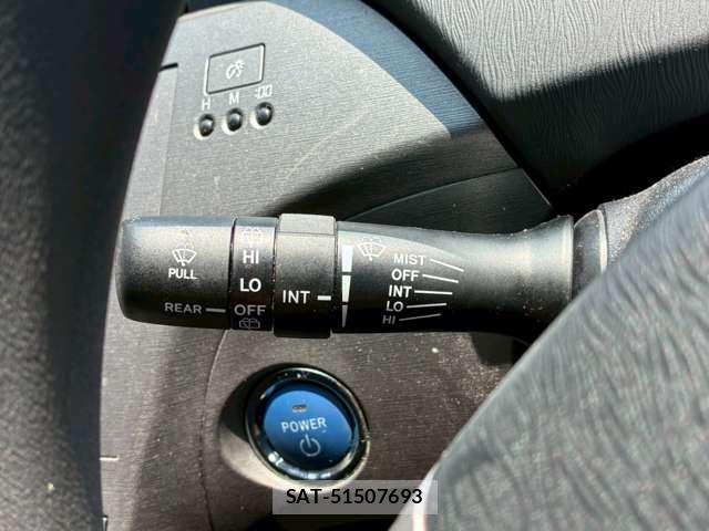 Toyota PRIUS 2013-12 8283359-13