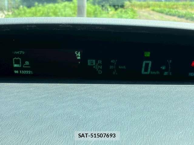 Toyota PRIUS 2013-12 8283359-14