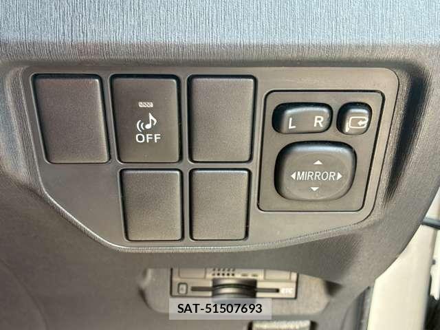 Toyota PRIUS 2013-12 8283359-9