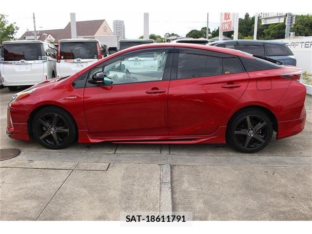 Toyota PRIUS 2017-12 8283538-9