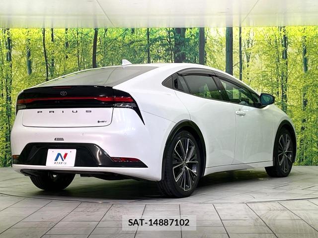 Toyota PRIUS 2023-03 8283584-16
