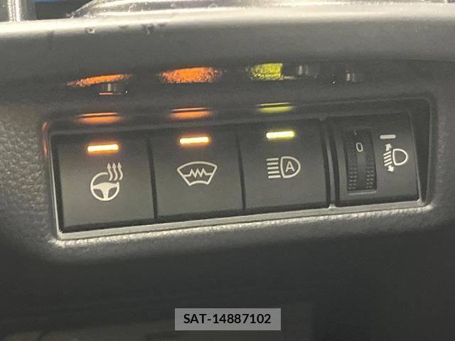 Toyota PRIUS 2023-03 8283584-4