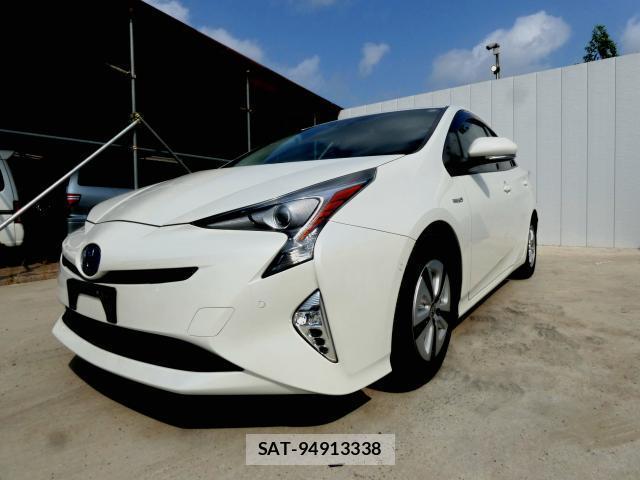 Toyota PRIUS 2018-12 8283627-12