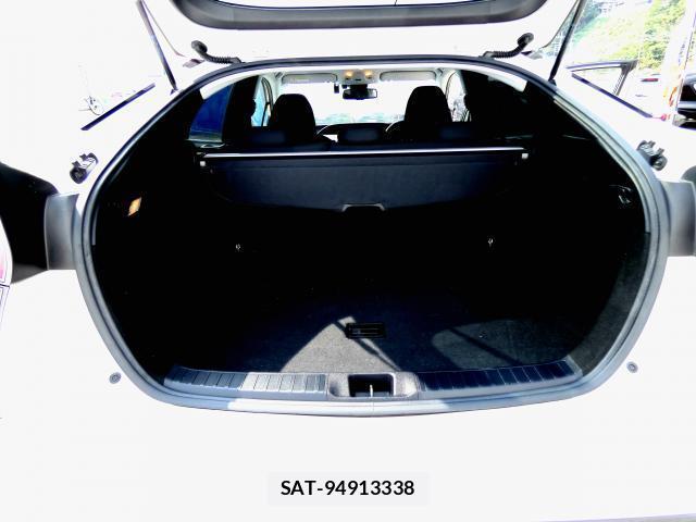 Toyota PRIUS 2018-12 8283627-13