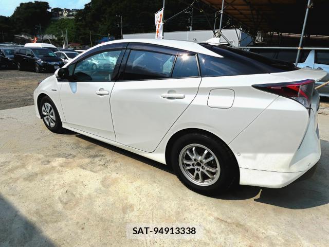 Toyota PRIUS 2018-12 8283627-7