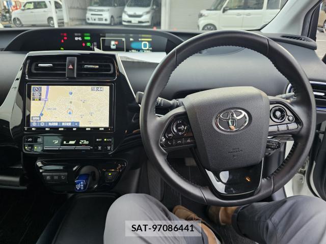 Toyota PRIUS 2021-06 8283694-2