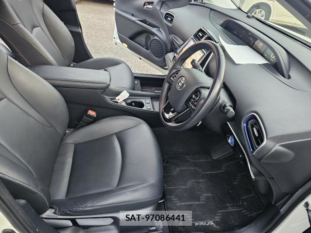 Toyota PRIUS 2021-06 8283694-3