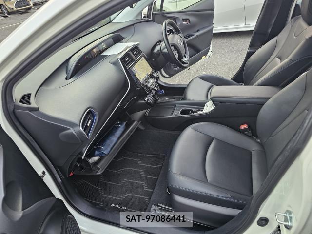 Toyota PRIUS 2021-06 8283694-4