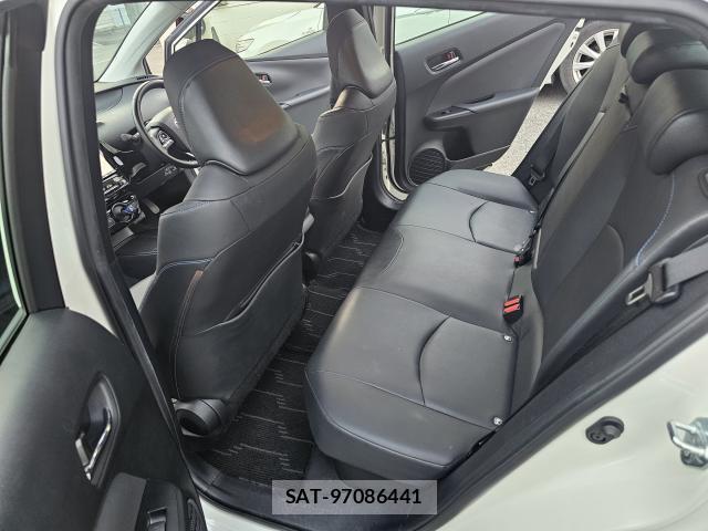 Toyota PRIUS 2021-06 8283694-5