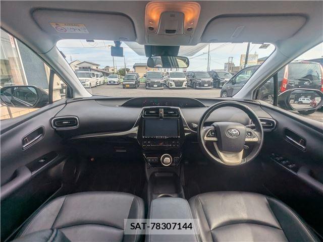Toyota PRIUS 2018-12 8283702-1